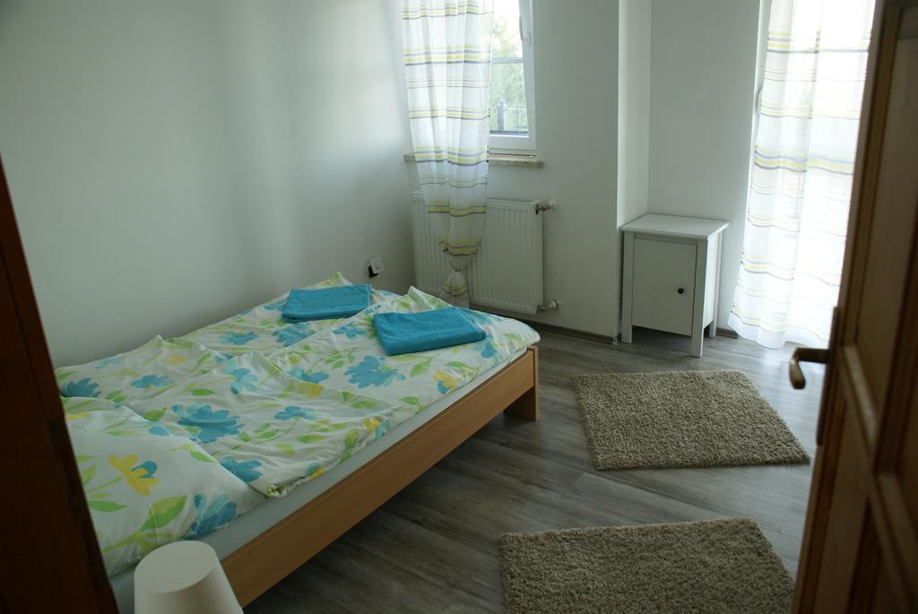 Sargarigo Apartman Haz Hotel Balatonalmádi Esterno foto